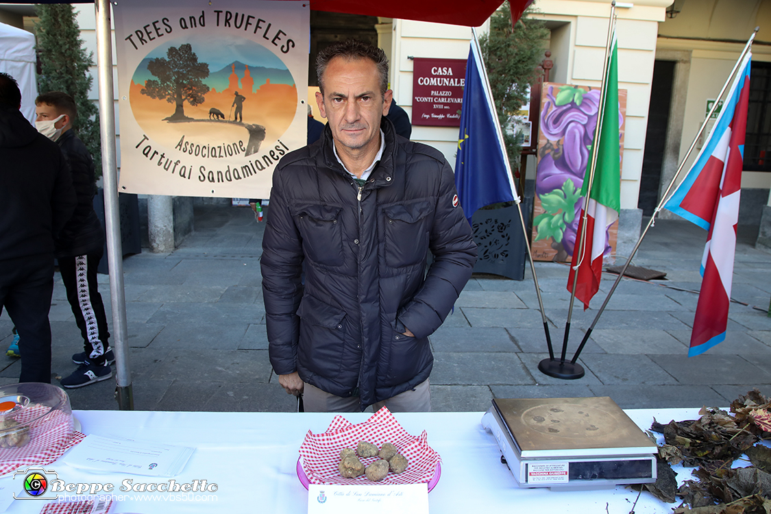 VBS_5570 - 10.ma Fiera Nazionale del Tartufo e Fiera dei Santi.jpg